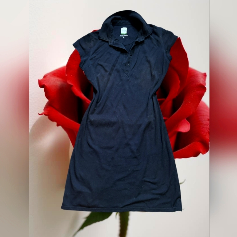 Elegant Black Mini Dress with Sleek Design